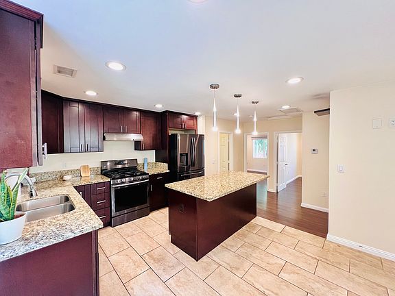 2nd image of 146 S Sunol Dr #1/2
