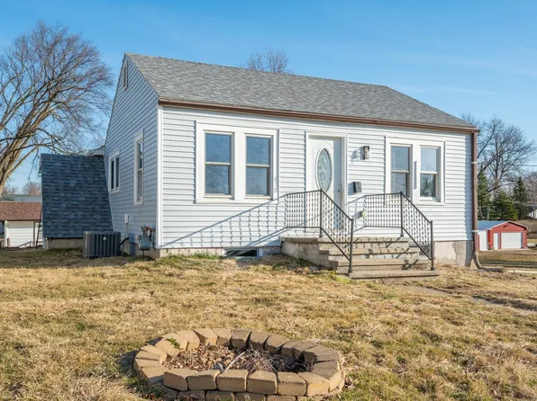 430 S 8th Ave E, Newton, IA 50208