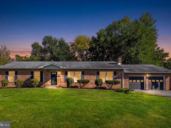 8574 Mountainview Ave, Marshall, VA 20115