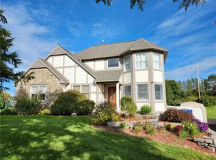 5856 Hopewell Dr, Ontario, NY 14519