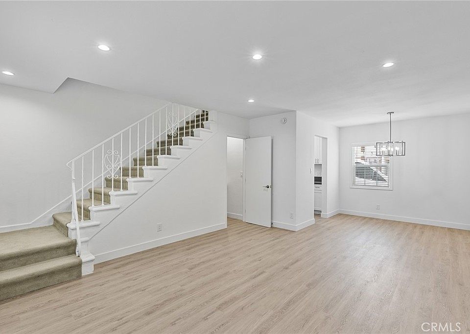 1st image of 5339 1/2 Bellingham Ave