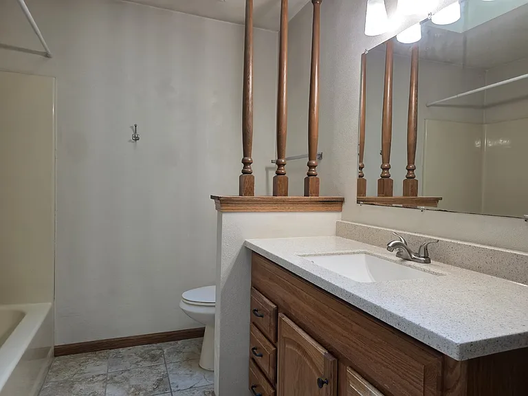 3409 N Meade St — Photo 16