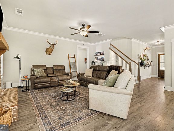 3rd image of 2445 Waterside Dr