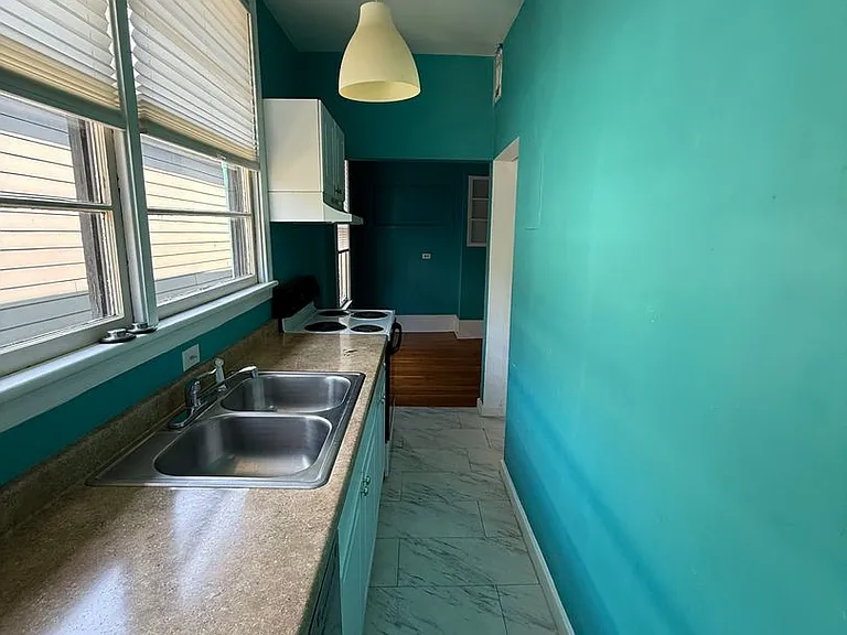 311 E Duffy St — Photo 3