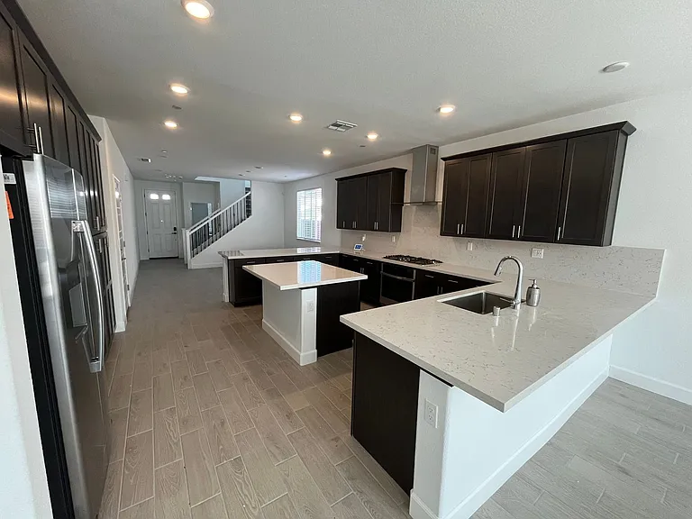 1583 Levy St — Photo 3