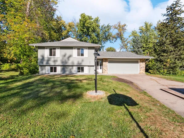 7036 Upper 143rd Ct W, Apple Valley, MN 55124
