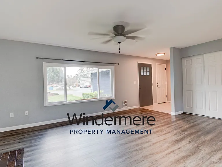 890 NW Haslo Pl — Photo 8
