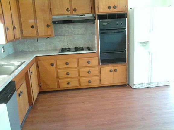 2nd image of 2109 Greenwood St