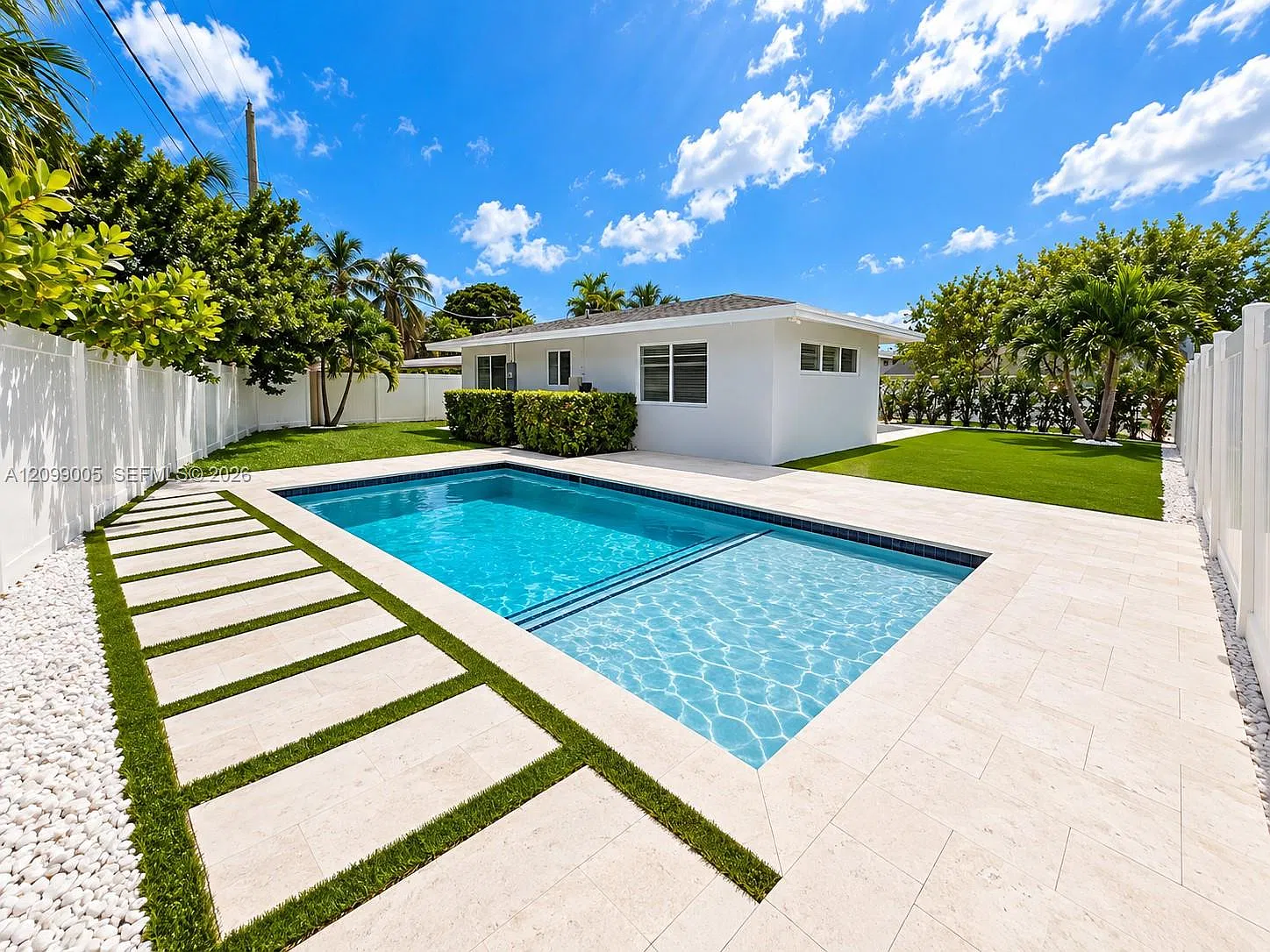 Pompano Isles Sec — Photo 2