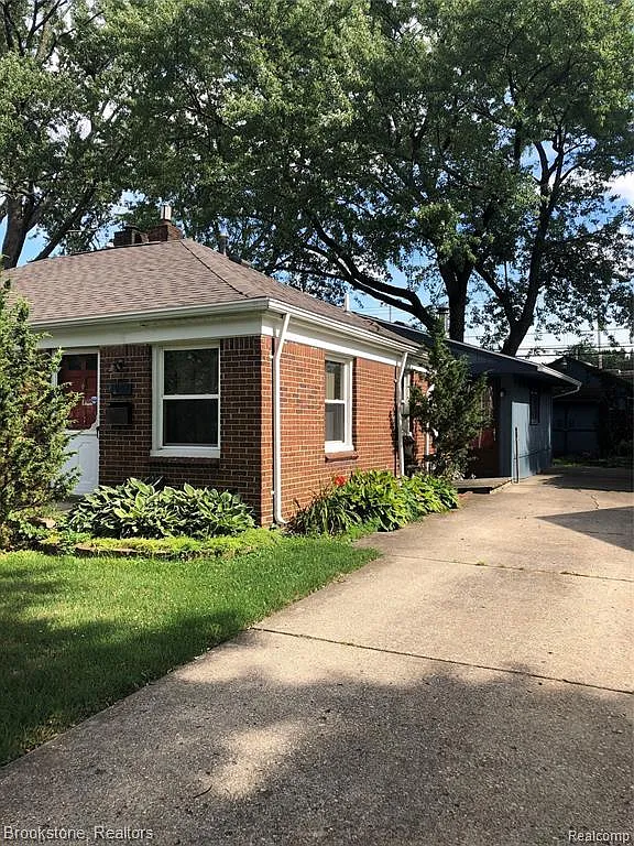 2019 Princeton Rd photo 1
