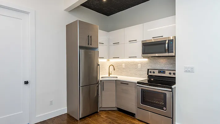 Rented by Nooklyn NYC LLC | media 15