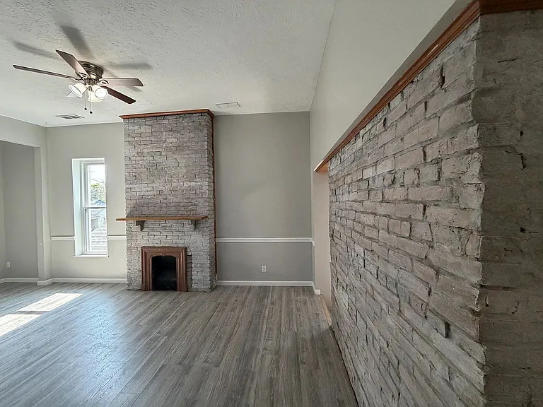 531 E Chestnut St #2 — Photo 10