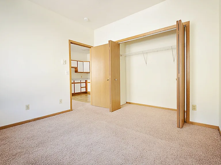 6 North Main Street - Downtown apartments on second floor above commercial spaces. — Photo 11