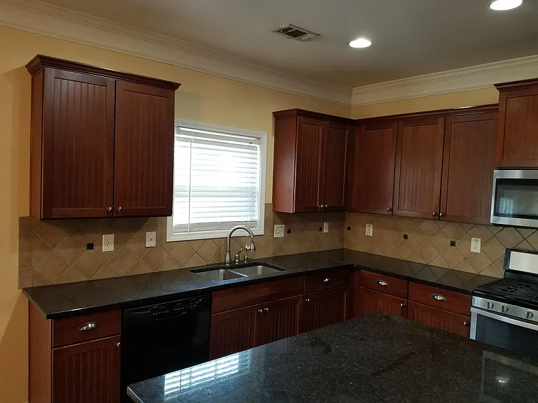 3612 Lake Estates Way — Photo 32