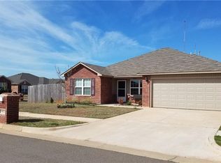 9633 Ella Ln, Moore, OK 73160