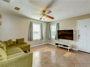 225 Bay St, La Porte, TX 77571