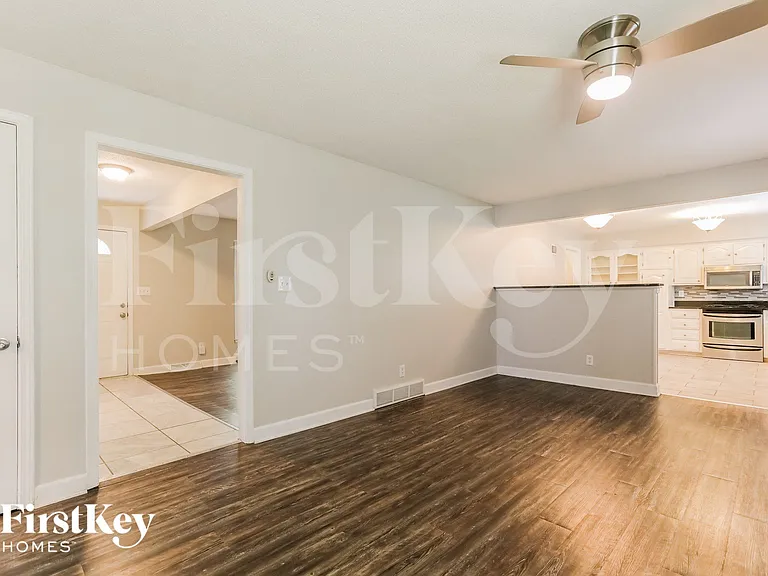 111 Johnston Pkwy — Photo 7