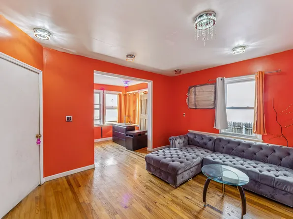 194-31 114th Road image 2 of 16