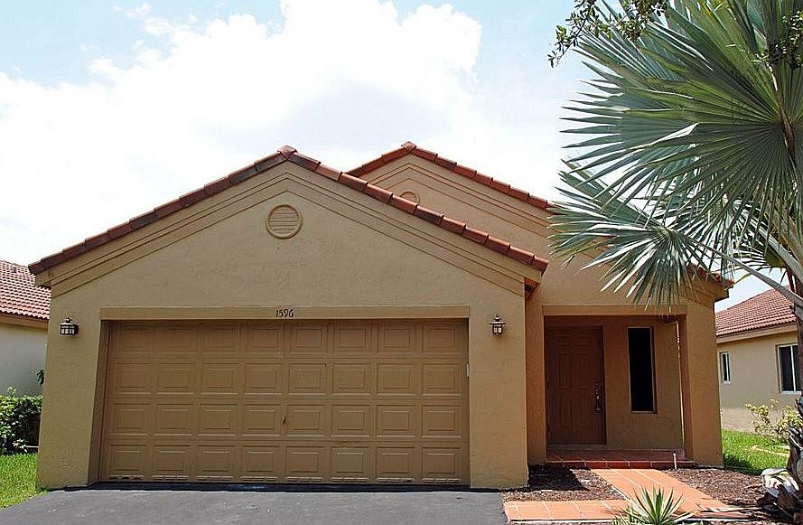 1st image of 1596 Mira Vista Cir