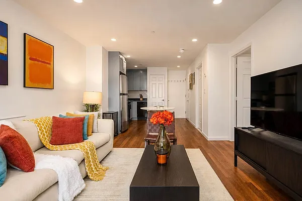 Living room, photo 3