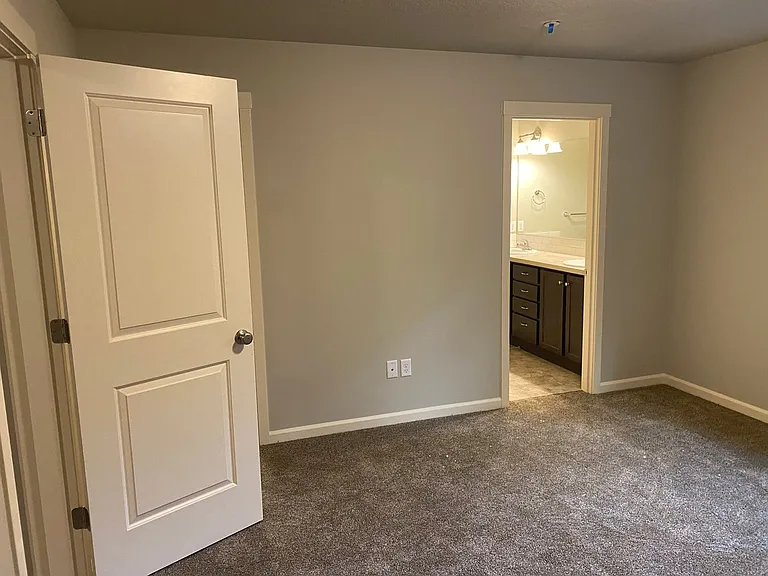 211 Cloverdale Rd #A — Photo 9