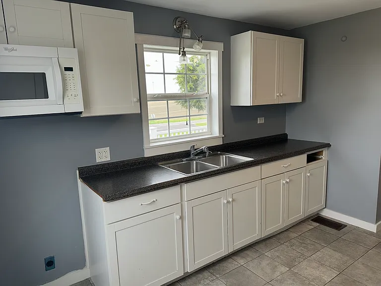 11050 S Lasalle Rd — Photo 6
