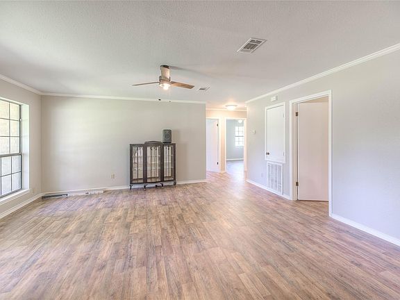 5th image of 438 Bird Rd