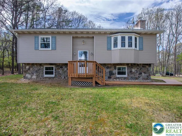 107 Shenkel Rd, Effort, PA 18330