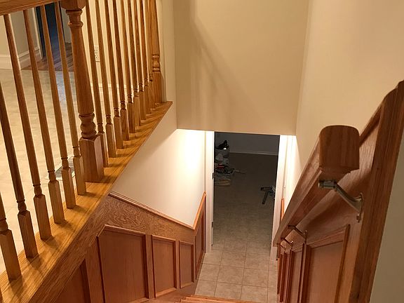New millwork oak staircase