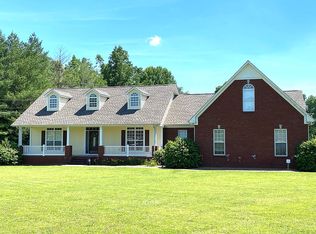 4 Four Winds Dr, Fayetteville, TN 37334