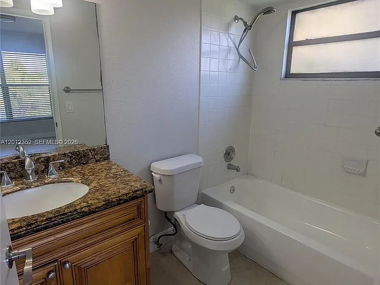 1564 Lake Crystal Dr #F — Photo 8