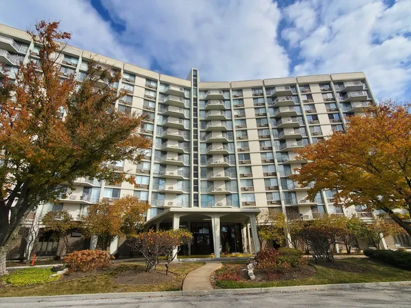 20 N Tower Rd APT 6J, Oak Brook, IL 60523