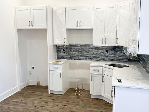 4th image of 2425 Frankford Ave #1