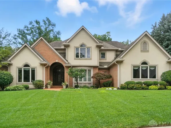 3905 Oakview Dr, Dayton, OH 45430