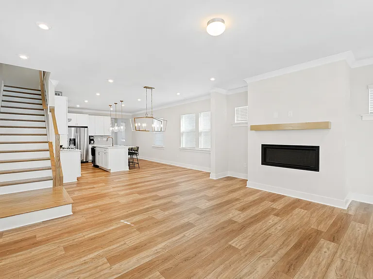 451 Wendover Pkwy — Photo 13