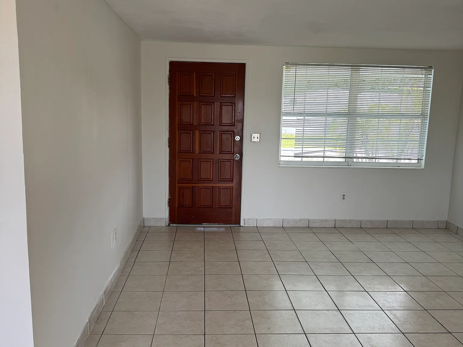 2 bed, 1.5 bath, 1000 sqft, $2,000 — Photo 2