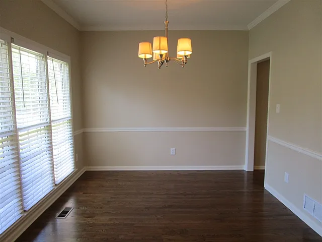 4 bed, 2.5 bath, 2193 sqft, $2,655 — Photo 4