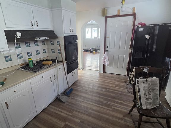 4th image of 72-74 Maple St #1