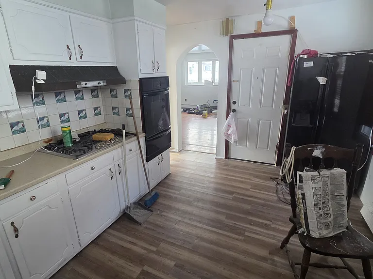 72-74 Maple St #1 — Photo 3