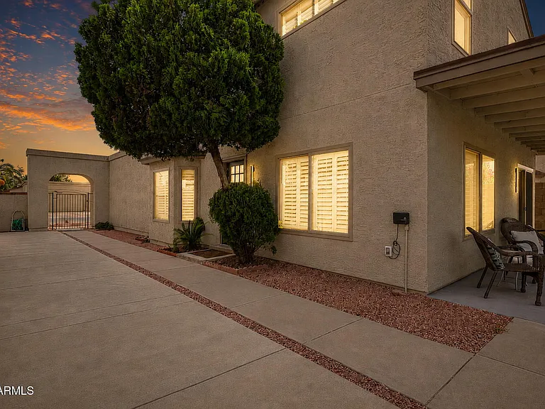 4760 W Wahalla Ln — Photo 35