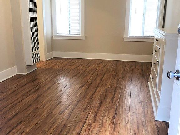 3rd image of 1819 E 4th St APT 6
