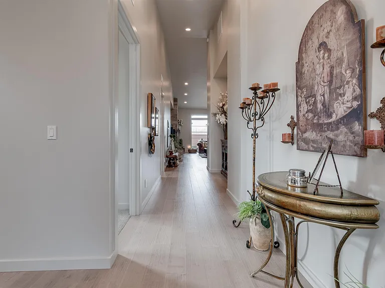 3851 W Crossley Dr — Photo 7