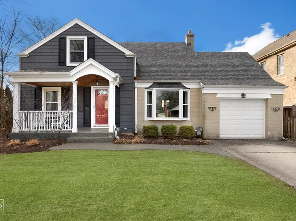 26 Mohawk Dr, Clarendon Hills, IL 60514
