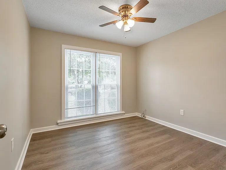 9138 Clubhouse Dr — Photo 10