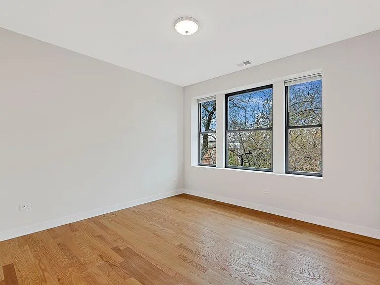 5049 N Troy St #3 — Photo 7