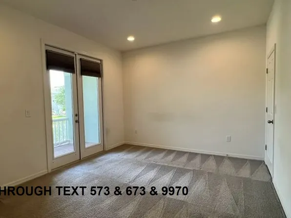 10885 Carlson Dr, North Huntingdon, PA 15642