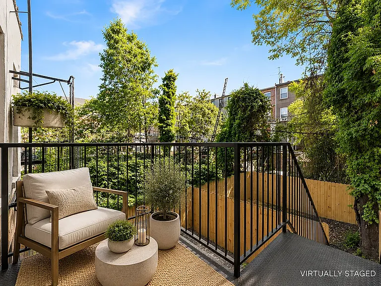 560 Court St #2 — Photo 7