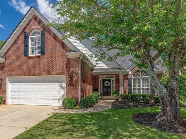 3720 Summer Rose Ct, Atlanta, GA 30341