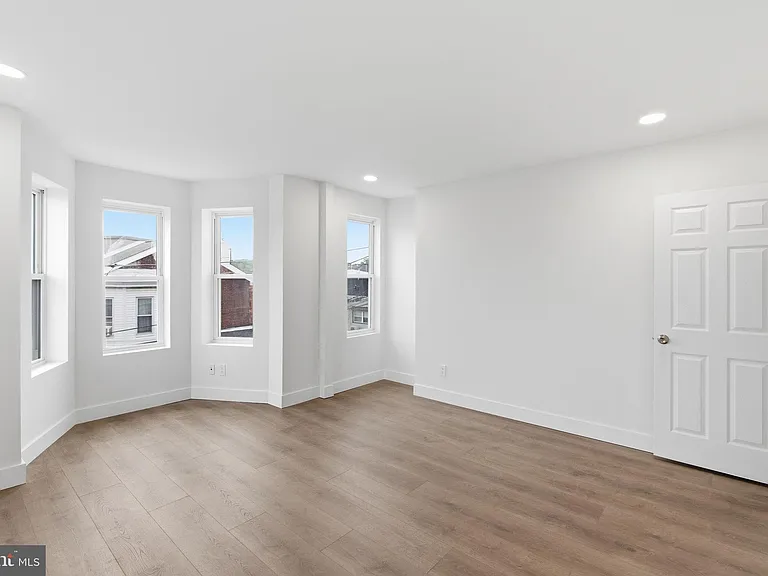 213 Hermitage St — Photo 12