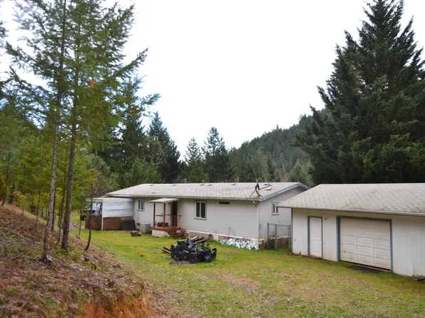 484 Brimstone Rd, Wolf Creek, OR 97497